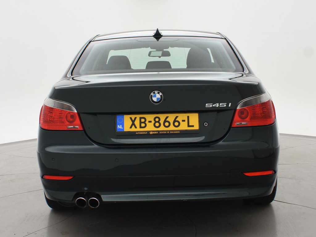48675866-6.jpg
